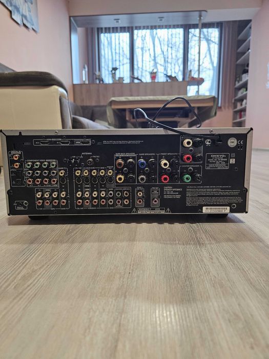Продавам усилвател Onkyo