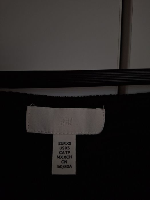 Черна блуза с дълъг ръкав HM