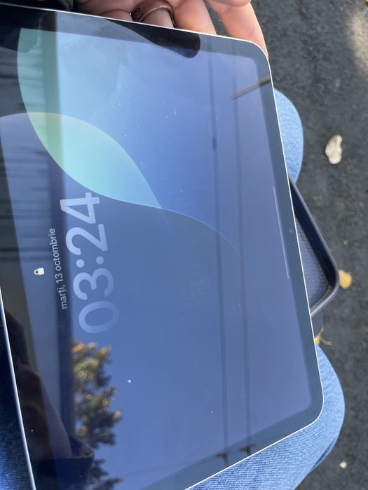 Vand ipad generatia a 10 a