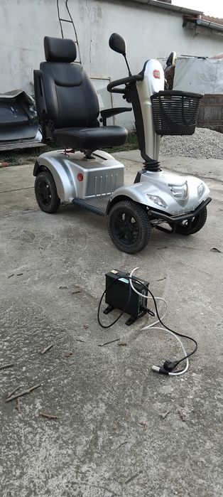 Електрически инвалиден скутер (, трудноподвижни )