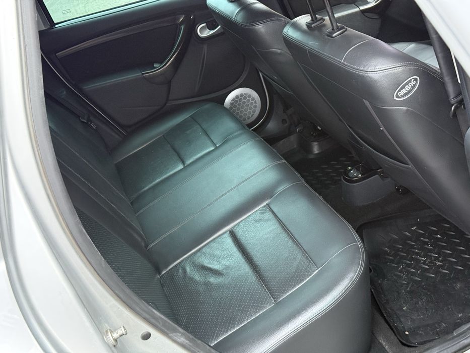 Vând Dacia duster 4x4