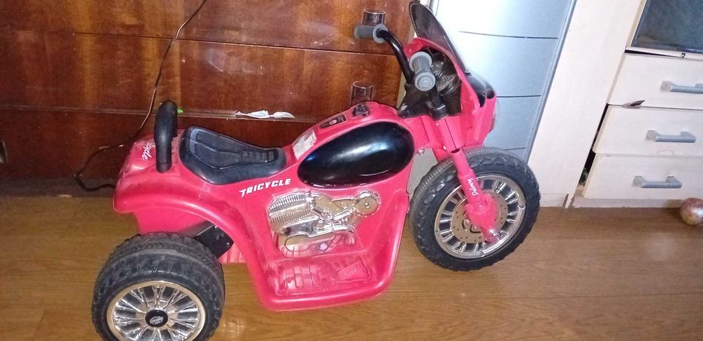 Детски мотор с акомулатор и музика