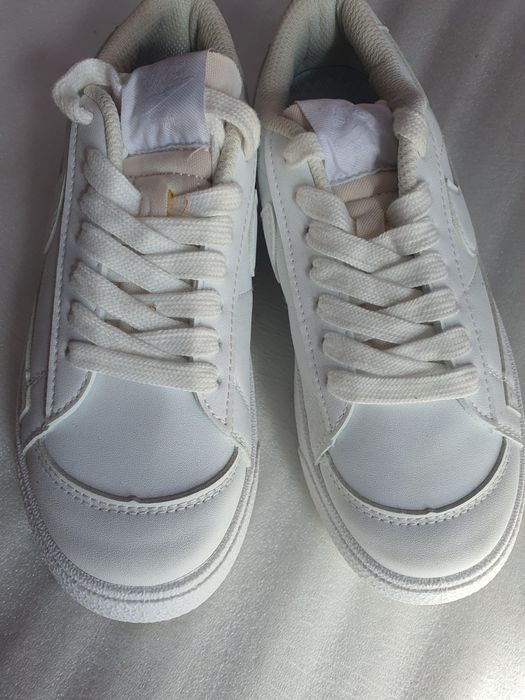 Красовки новые. Белые