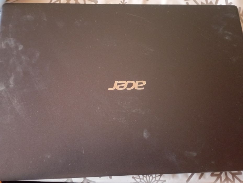 Noutbuk aser core i3