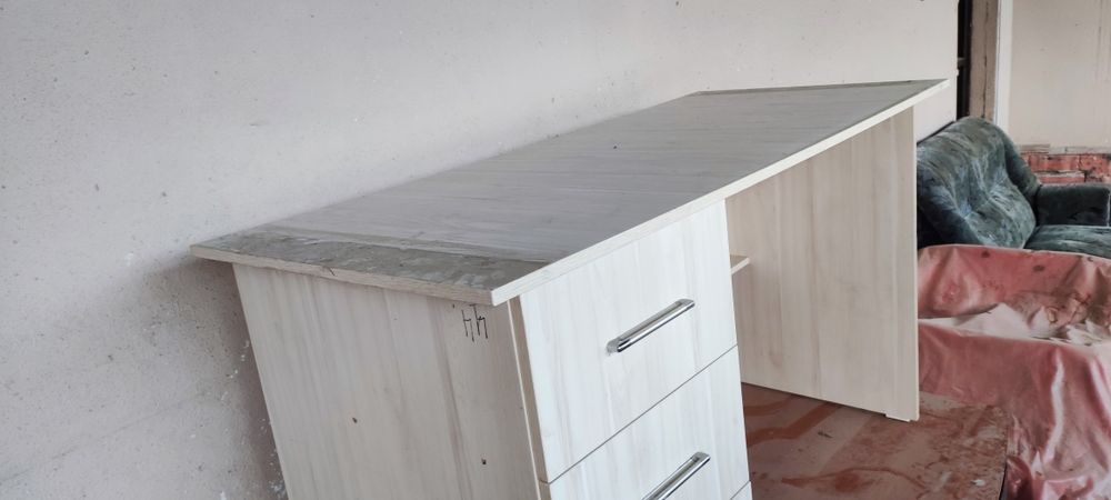 Стол компьютерный