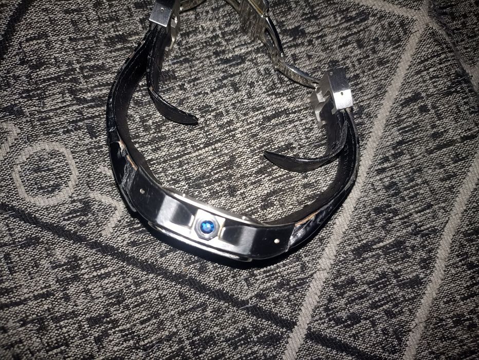 Продаю часы в нормальном состоянии