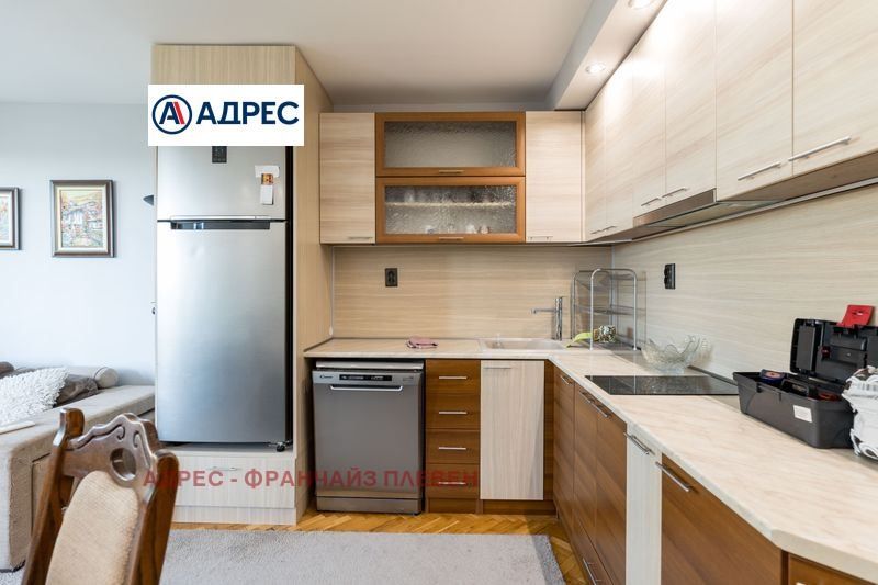 Продава се Тристаен апартамент в Плевен, Широк център - 85 кв.м за 1565 €/кв.м - Снимка #2