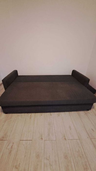 Canapea extensibila 3 locuri, cu lada de depozitare, utilizata, stare buna