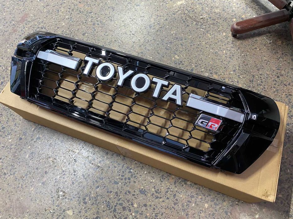 Решетка радиатора land cruiser 200