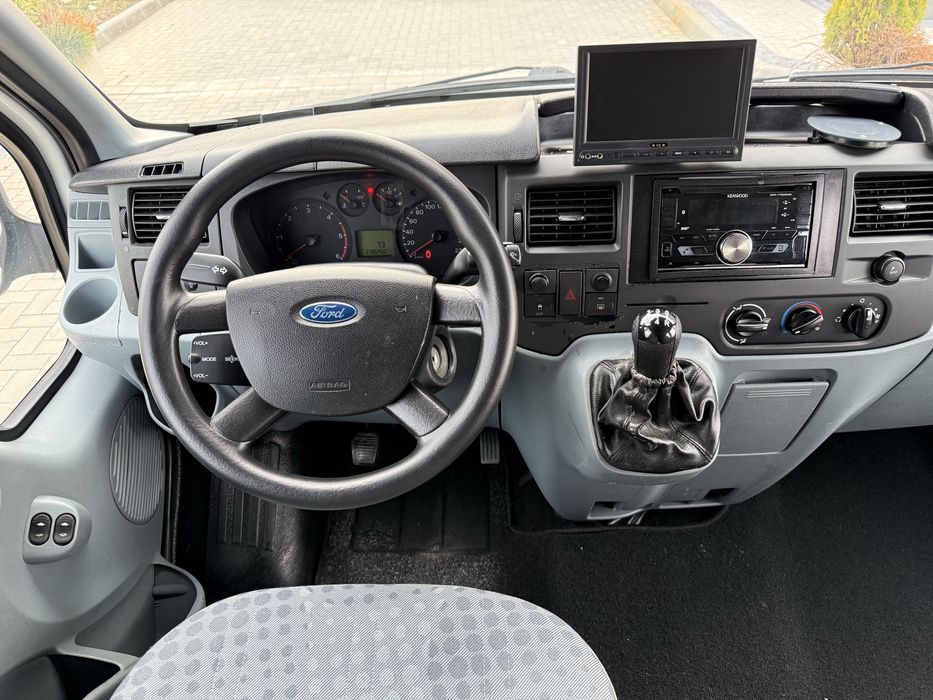 Ford Transit 2.2 TDCi 90к.с 2008г. КЕМПЕР / КЛИМАТИК