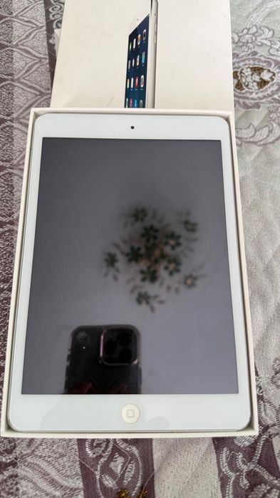 Продам айпад эйр  64 гб