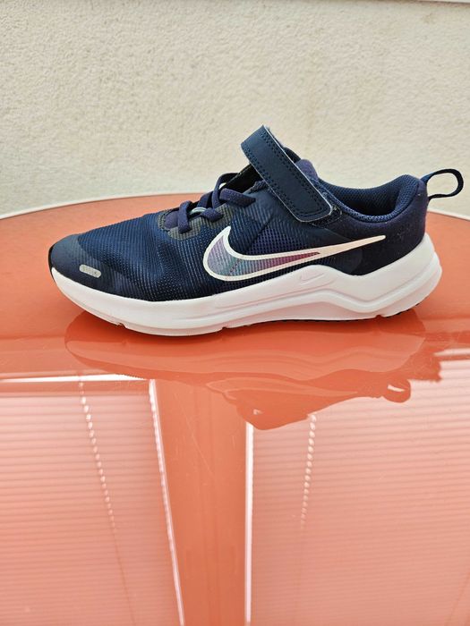 Детски маратонки Nike за момче номер 33. Много запазени.