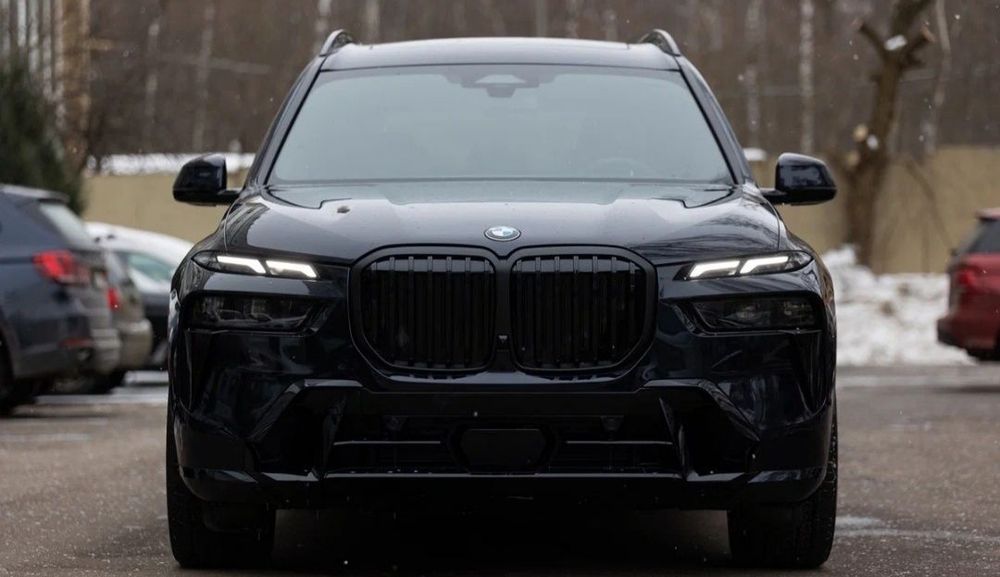 Продается BMW X7 40i отличном состоянии 2024 года