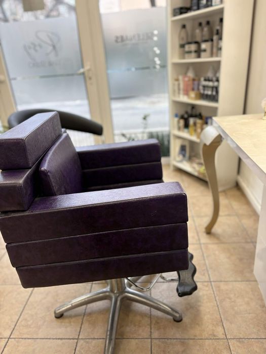 Фризьорски стол много удобен