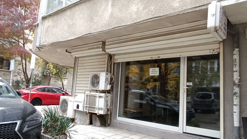 Дава се под наем Магазин в Варна, Колхозен пазар - 20 кв.м за 152.49 € - Снимка #1