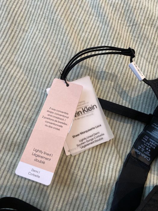 НОВ сутиен Calvin Klein 32С
