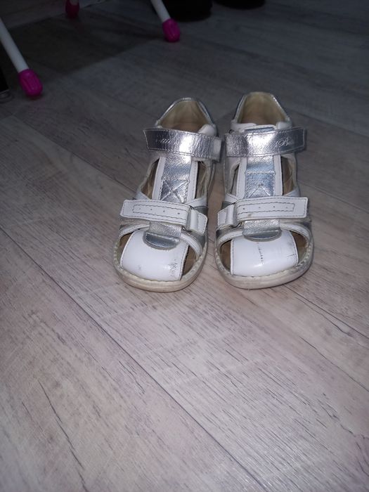 Сандалии кожаные