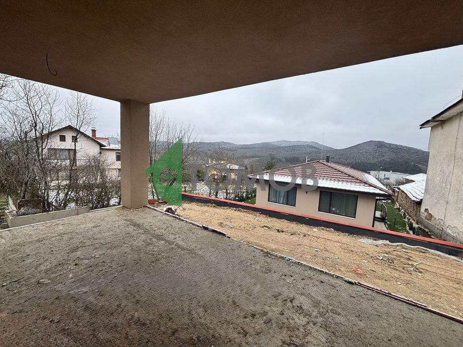 Прекрасна едноетажна къща в село Остра могила