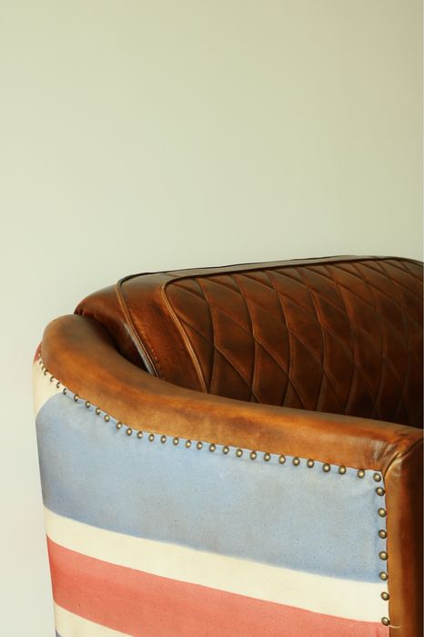 Canapea si fotoliu tip Chesterfield - piele naturala bizon - nouă