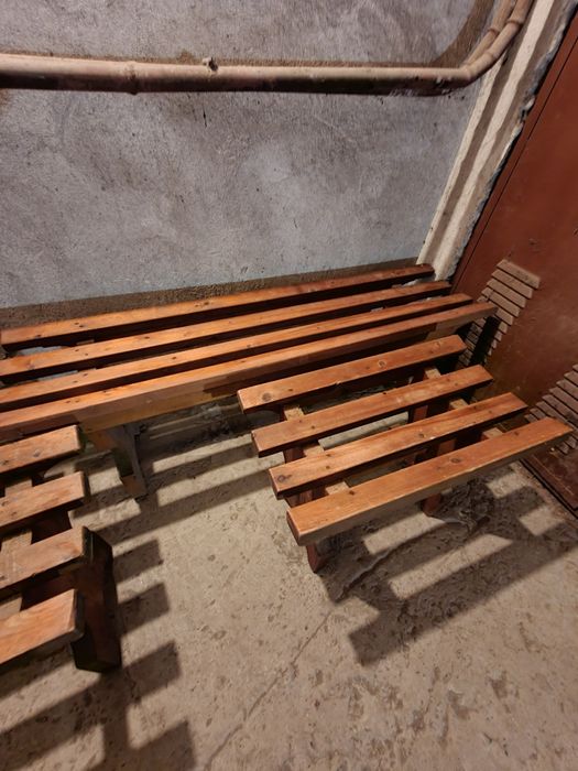 Дървени    пейки