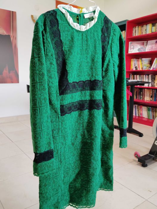 Продавам бутикови тоалети на Sandro и Joseph Ribkoff, неупотребявани,размер М!