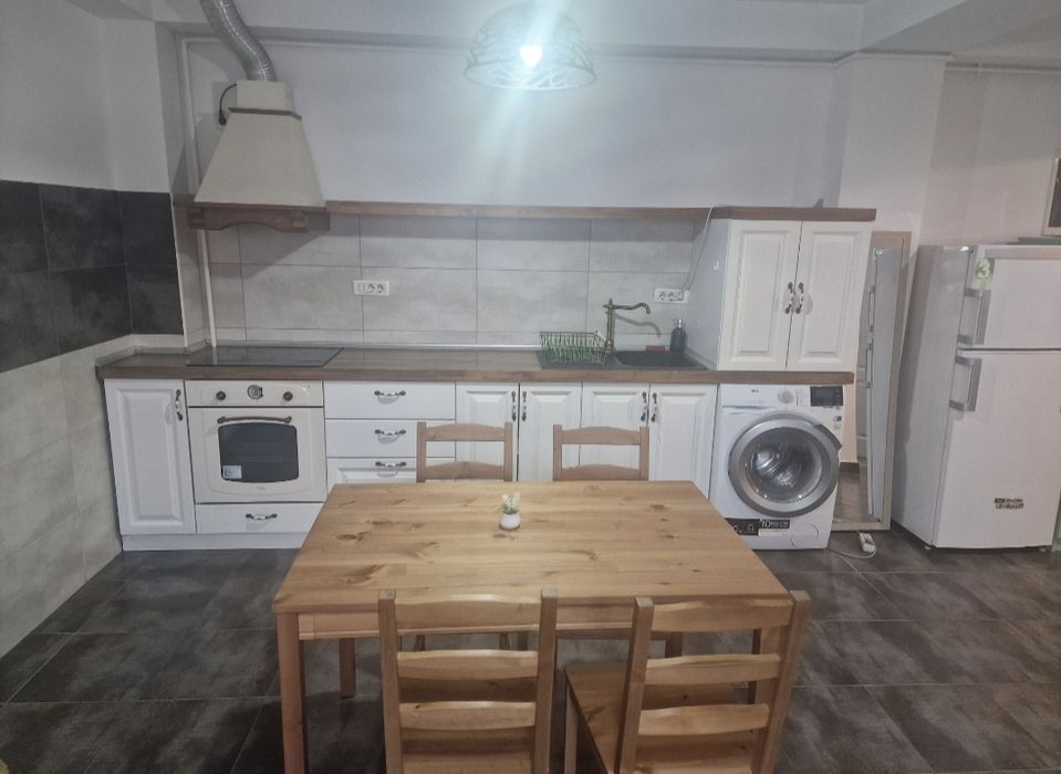 Inchiriez apartament 2 camere