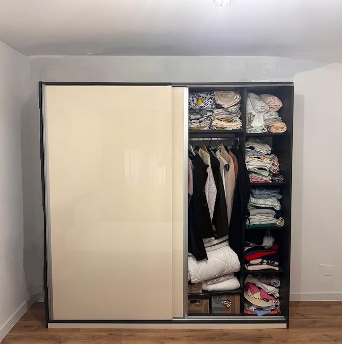 Mobilier dormitor ( pat 160*200 + dulap 220*220*50 )