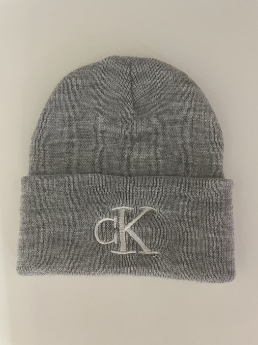 Шапка под Calvin Klein девушкам или подросткам
