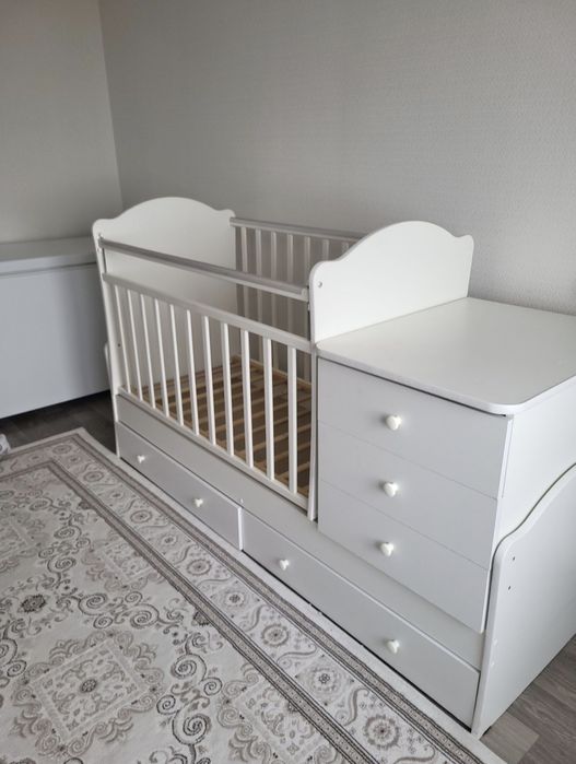 Продам детскую кроватку 3 в 1