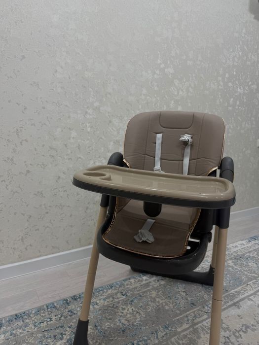 стулчик для кормление новый
