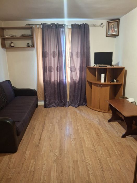 Vând camera de cămin transformata in garsoniera