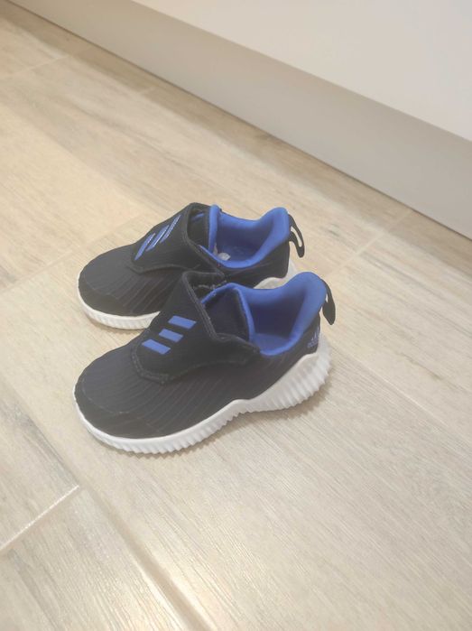 Vând încălțăminte sport copii, Adidas, mărimea 21