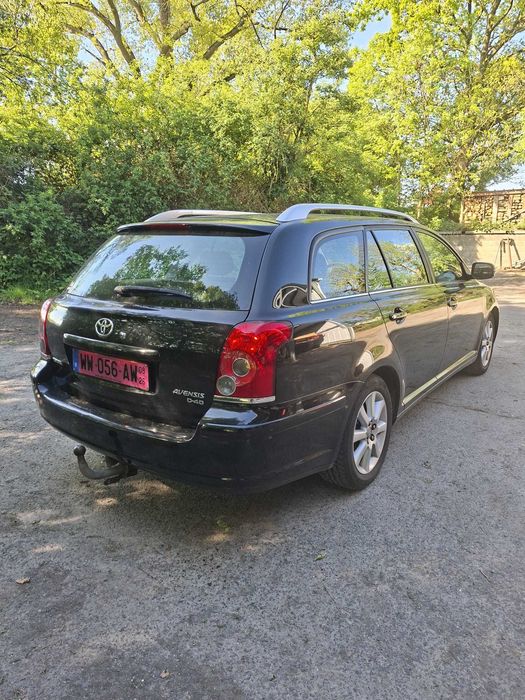 toyota avensis 2009