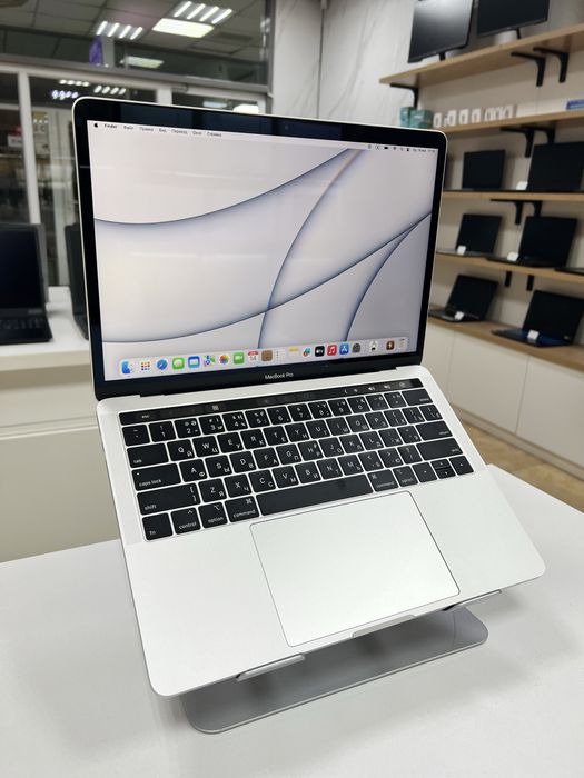 MacBook Pro 13 Touchbar | Core i5 | 8/256Gb