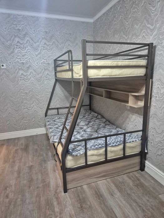 Продам кровать двухярусную бу
