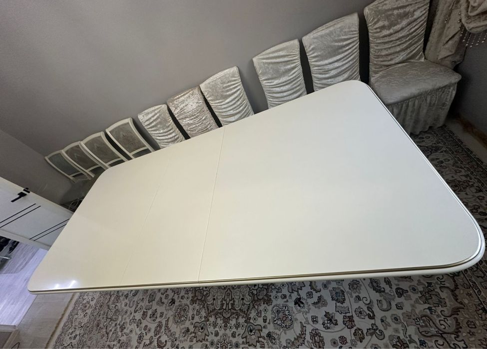 Продам стол натуральное дерево дуб