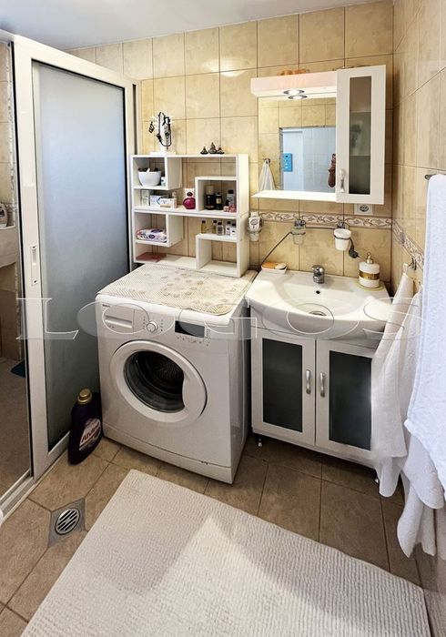 Продава се Къща в с. Тополи, Област Варна - 184 кв.м за 1903 €/кв.м - Снимка #10