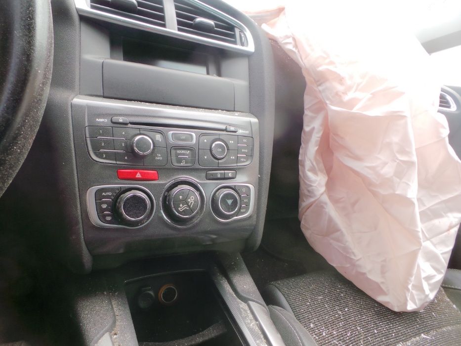 Ситроен Ц4 2011 1.6 Е-ХДИ 112кс