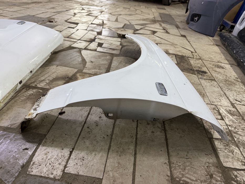 Продам 2 крыла приора