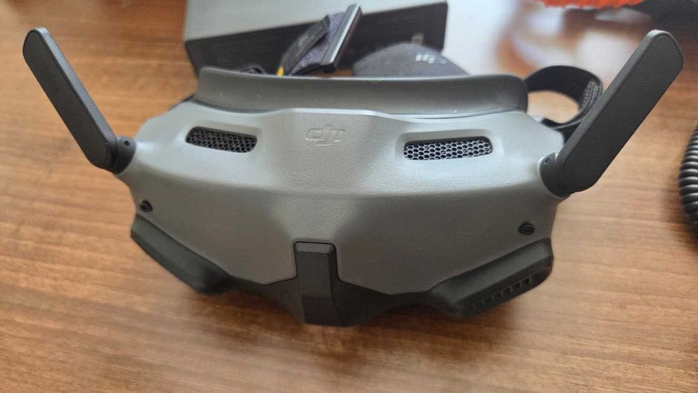 DJI Avata 2 — Kit complet FPV, ca nou, folosit de doar câteva ori