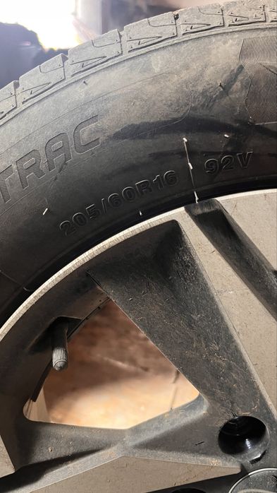 Продам шины с дисками лето