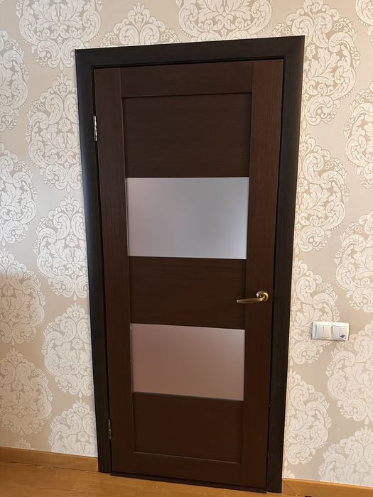 Двери межкомнатные б/у