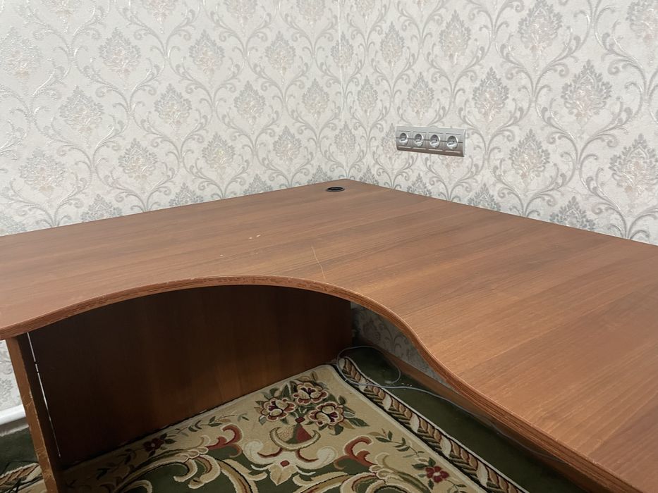 Стол для компютера