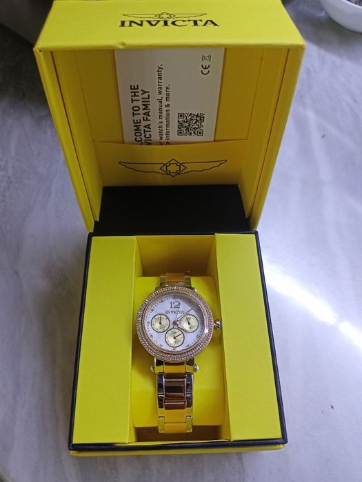 Женские часы Invicta