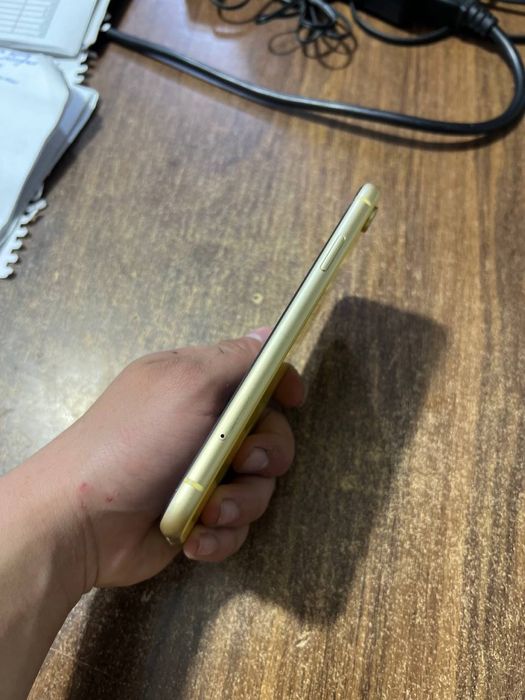 Iphone xr narxi 230$