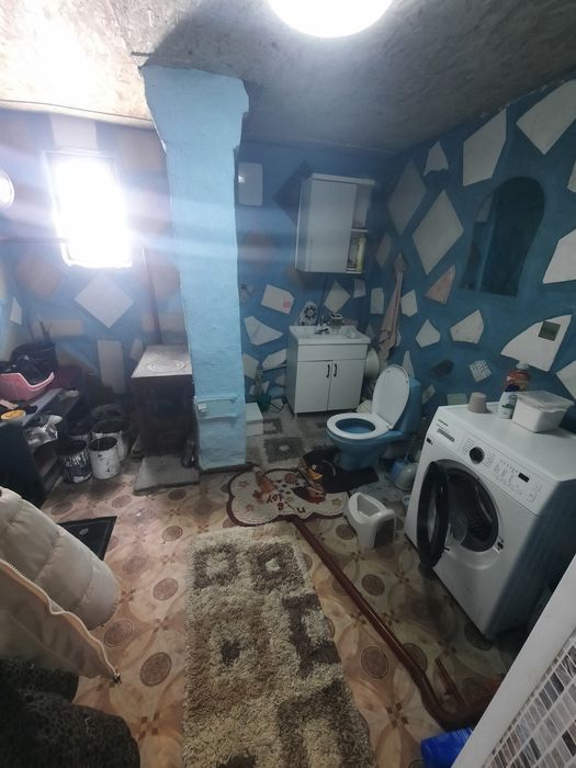 Продаётся за остановкой бобровка калинка