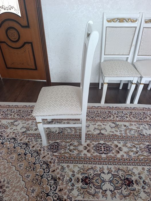 Продам стулья для гостиной