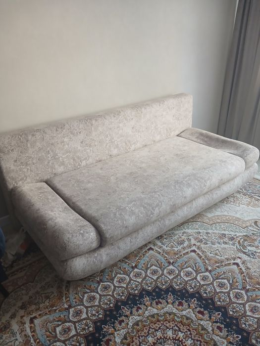 Продам диван размер 2м длина 80ширина