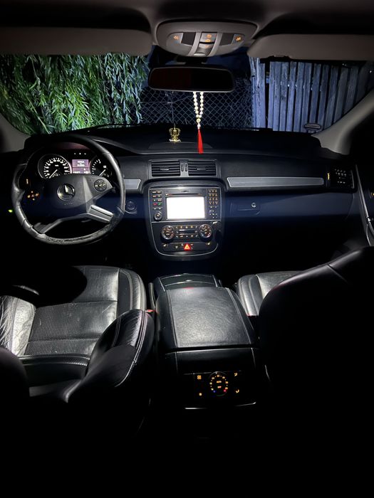 Mercedes benz R 320 4MATIC AMG TOP