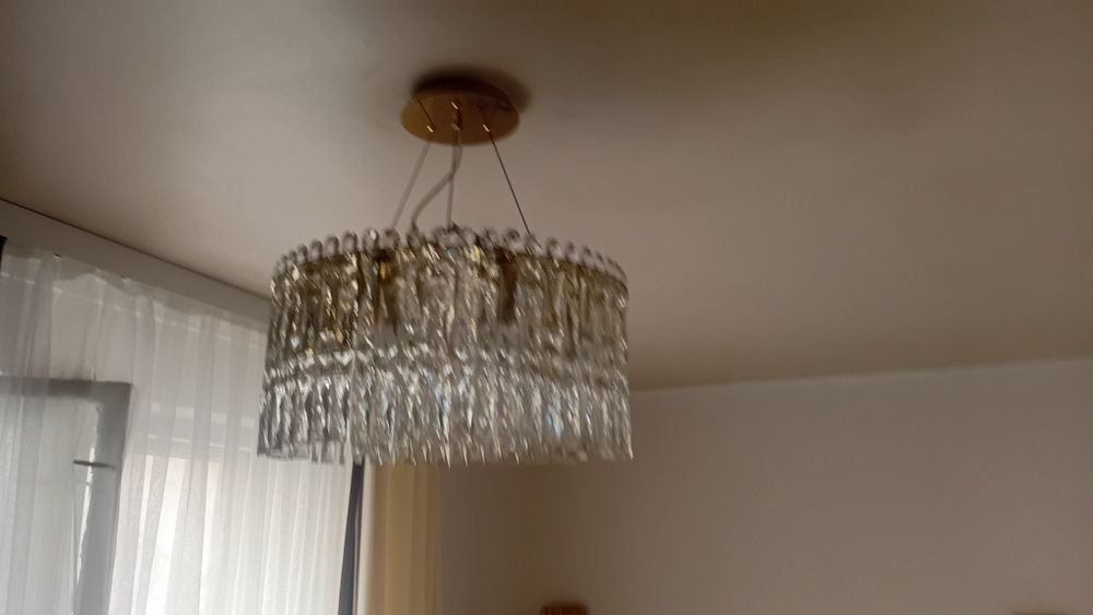 Продам люстры хрустальные